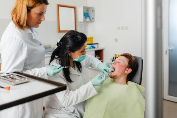 Best Emergency Tooth Extraction  in Lake Arbor, MD